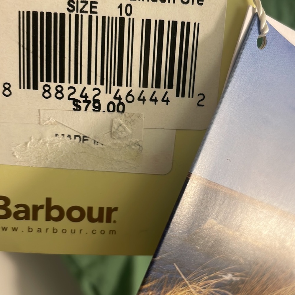 Size 6  Barbour green sleeveless button down with tags never worn - Picture 3 of 3